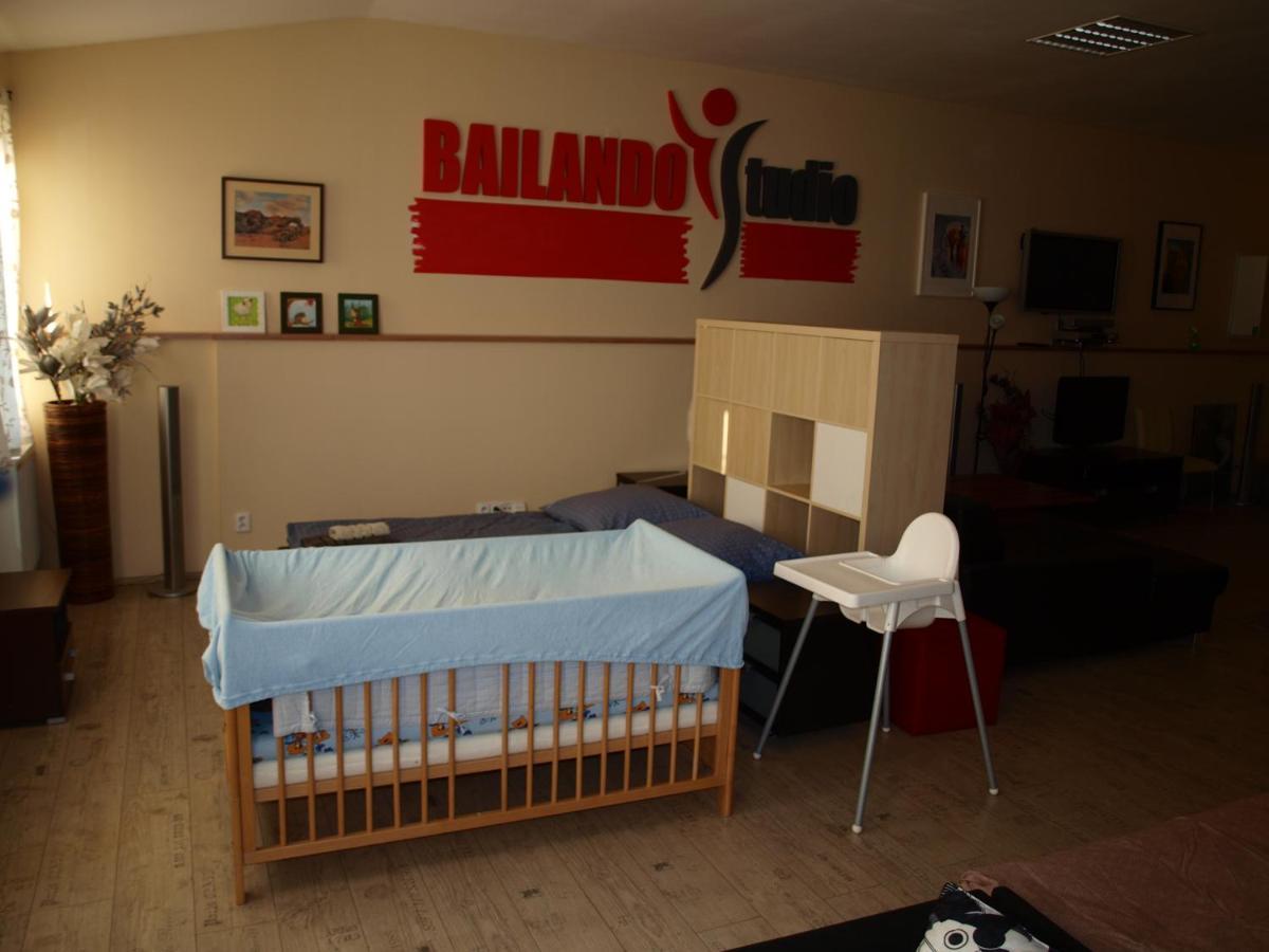 Bailando Studio Neratovice Экстерьер фото