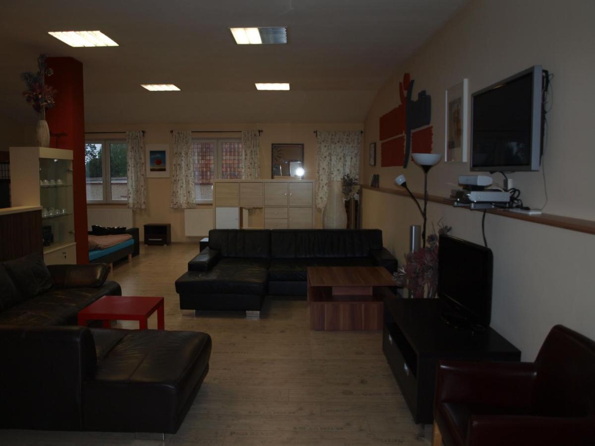 Bailando Studio Neratovice Экстерьер фото